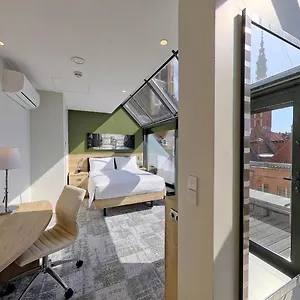 Hampton By Hilton Old Town מלון